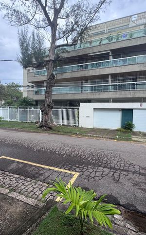 Apartamento à venda com 270m², 3 quartos e 2 vagas Apartamento à venda com 270m², 3 quartos e 2 vagasFachada