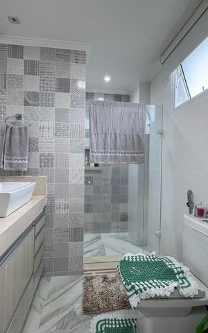 Apartamento à venda com 270m², 3 quartos e 2 vagas Apartamento à venda com 270m², 3 quartos e 2 vagasSuíte - Banheiro