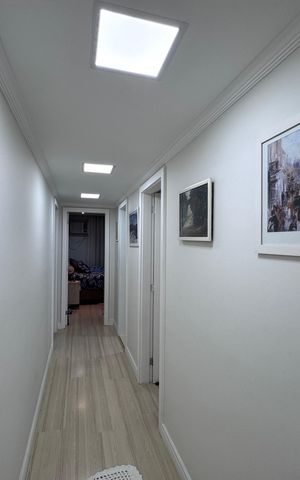 Apartamento à venda com 270m², 3 quartos e 2 vagas Apartamento à venda com 270m², 3 quartos e 2 vagasCorredor