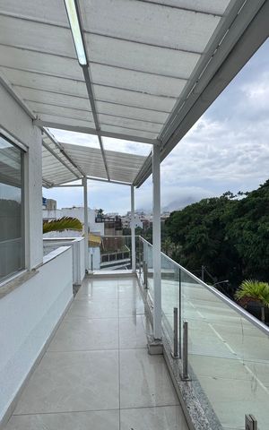 Apartamento à venda com 270m², 3 quartos e 2 vagas Apartamento à venda com 270m², 3 quartos e 2 vagasTerraço