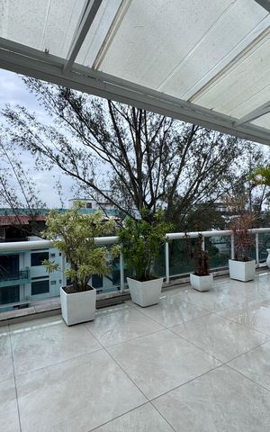 Apartamento à venda com 270m², 3 quartos e 2 vagas Apartamento à venda com 270m², 3 quartos e 2 vagasVaranda