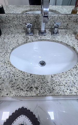 Apartamento à venda com 270m², 3 quartos e 2 vagas Apartamento à venda com 270m², 3 quartos e 2 vagasBanheiro Social 1