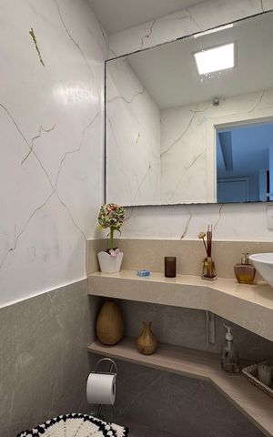 Apartamento à venda com 270m², 3 quartos e 2 vagas Apartamento à venda com 270m², 3 quartos e 2 vagasLavabo