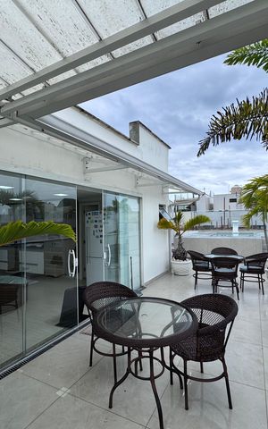 Apartamento à venda com 270m², 3 quartos e 2 vagas Apartamento à venda com 270m², 3 quartos e 2 vagasTerraço