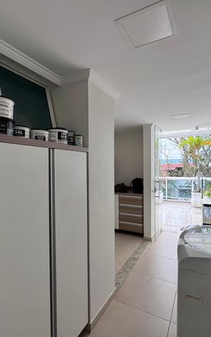 Apartamento à venda com 270m², 3 quartos e 2 vagas Apartamento à venda com 270m², 3 quartos e 2 vagasÁrea de Serviço