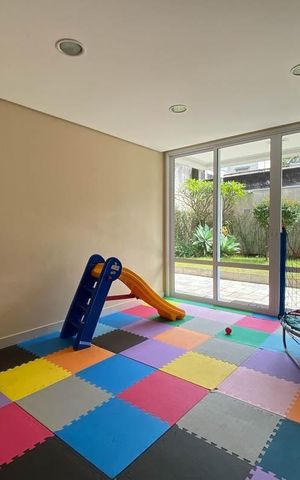 Apartamento à venda com 132m², 3 quartos e 3 vagas Apartamento à venda com 132m², 3 quartos e 3 vagasÁrea comum - Brinquedoteca