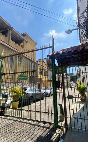 Casa à venda com 50m², 3 quartos e 1 vaga