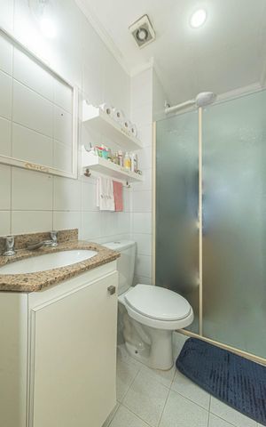 Apartamento para alugar com 55m², 2 quartos e 1 vaga Apartamento para alugar com 55m², 2 quartos e 1 vagaBanheiro da Suíte