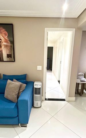 Apartamento à venda com 114m², 3 quartos e 2 vagas Apartamento à venda com 114m², 3 quartos e 2 vagasSala