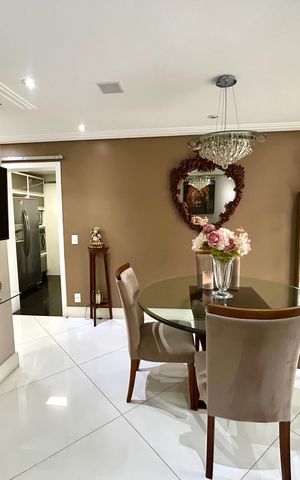 Apartamento à venda com 114m², 3 quartos e 2 vagas Apartamento à venda com 114m², 3 quartos e 2 vagasSala