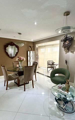 Apartamento à venda com 114m², 3 quartos e 2 vagas Apartamento à venda com 114m², 3 quartos e 2 vagasSala