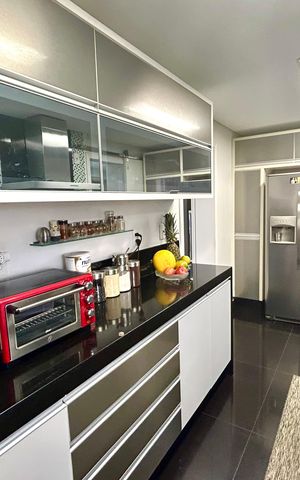 Apartamento à venda com 114m², 3 quartos e 2 vagas Apartamento à venda com 114m², 3 quartos e 2 vagasCozinha
