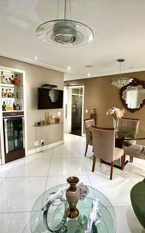 Apartamento à venda com 114m², 3 quartos e 2 vagas Apartamento à venda com 114m², 3 quartos e 2 vagasSala