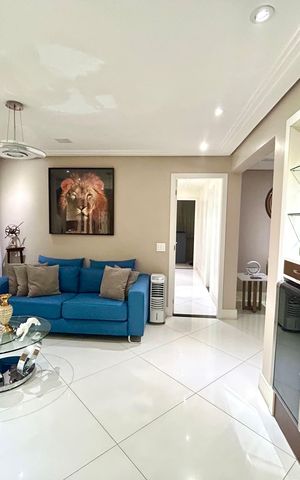 Apartamento à venda com 114m², 3 quartos e 2 vagas Apartamento à venda com 114m², 3 quartos e 2 vagasSala