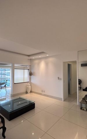 Apartamento à venda com 141m², 3 quartos e 2 vagas Apartamento à venda com 141m², 3 quartos e 2 vagasSala