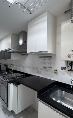 Apartamento à venda com 141m², 3 quartos e 2 vagas Apartamento à venda com 141m², 3 quartos e 2 vagasCozinha e Área de Serviço