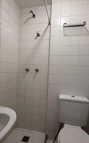 Apartamento à venda com 141m², 3 quartos e 2 vagas Apartamento à venda com 141m², 3 quartos e 2 vagasCozinha e Área de Serviço - Banheiro