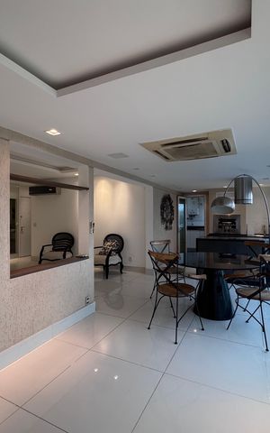 Apartamento à venda com 141m², 3 quartos e 2 vagas Apartamento à venda com 141m², 3 quartos e 2 vagasVaranda