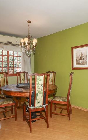 Casa de condomínio à venda com 306m², 5 quartos e 4 vagasSala 2