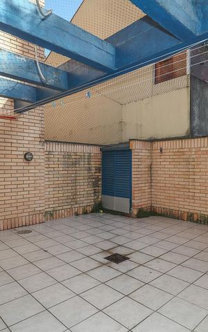 Casa de condomínio à venda com 306m², 5 quartos e 4 vagasÁrea descoberta