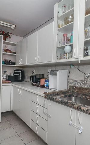 Casa de condomínio à venda com 306m², 5 quartos e 4 vagasCozinha