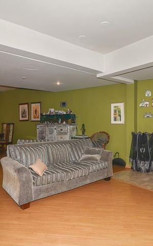 Casa de condomínio à venda com 306m², 5 quartos e 4 vagasSala 2