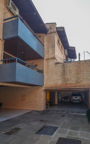 Casa de condomínio à venda com 306m², 5 quartos e 4 vagasFachada