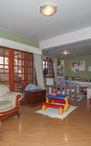 Casa de condomínio à venda com 306m², 5 quartos e 4 vagasSala 2