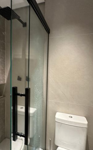 Apartamento para alugar com 80m², 2 quartos e 2 vagas Apartamento para alugar com 80m², 2 quartos e 2 vagasBanheiro da Suíte 1