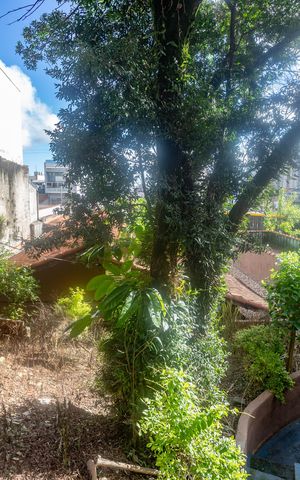 Casa à venda com 360m², 5 quartos e 4 vagas Casa à venda com 360m², 5 quartos e 4 vagasÁrea externa