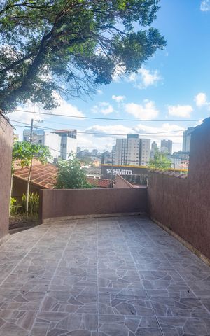 Casa à venda com 360m², 5 quartos e 4 vagas Casa à venda com 360m², 5 quartos e 4 vagasChurrasqueira