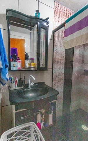 Casa à venda com 360m², 5 quartos e 4 vagas Casa à venda com 360m², 5 quartos e 4 vagasCasa 1 - Banheiro