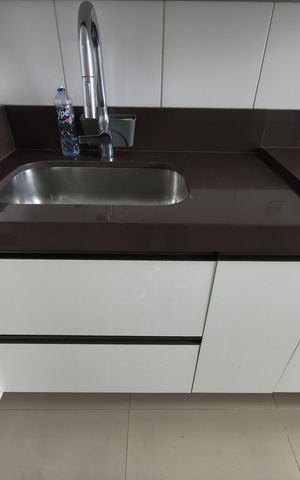 Apartamento à venda com 157m², 2 quartos e 3 vagas Apartamento à venda com 157m², 2 quartos e 3 vagasBancada / Cozinha