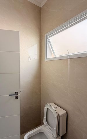 Casa de condomínio à venda com 450m², 4 quartos e 4 vagasBanheiro Social