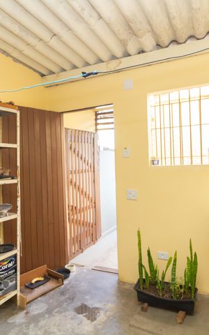 Casa à venda com 130m², 5 quartos e 2 vagas Casa à venda com 130m², 5 quartos e 2 vagasQuarto de Serviço