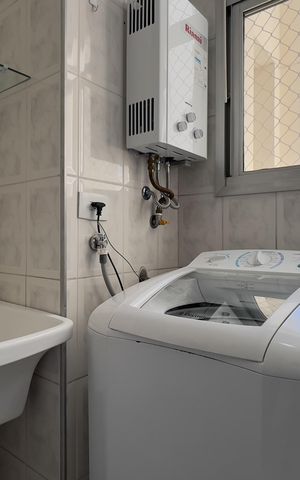 Apartamento à venda com 49m², 2 quartos e 1 vaga Apartamento à venda com 49m², 2 quartos e 1 vagaCozinha e Área de Serviço