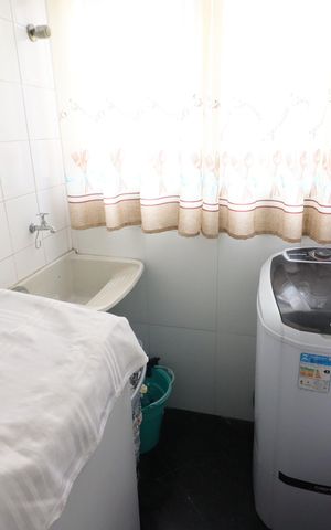 Apartamento à venda com 84m², 4 quartos e 2 vagasCozinha e Área de Serviço
