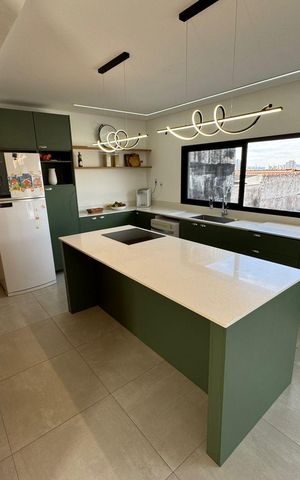 Casa à venda com 410m², 5 quartos e 15 vagas Casa à venda com 410m², 5 quartos e 15 vagasCozinha