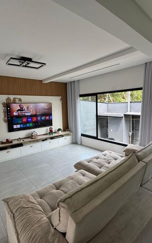 Casa à venda com 410m², 5 quartos e 15 vagas Casa à venda com 410m², 5 quartos e 15 vagasSala