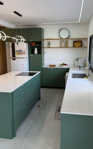 Casa à venda com 410m², 5 quartos e 15 vagas Casa à venda com 410m², 5 quartos e 15 vagasCozinha