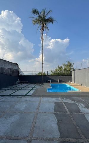 Casa à venda com 410m², 5 quartos e 15 vagas Casa à venda com 410m², 5 quartos e 15 vagasÁrea externa - Piscina
