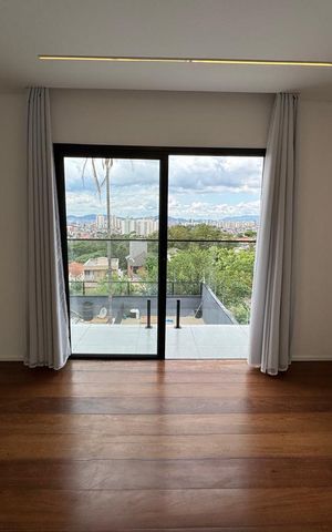 Casa à venda com 410m², 5 quartos e 15 vagas Casa à venda com 410m², 5 quartos e 15 vagasQuarto 1