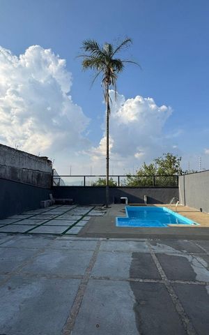 Casa à venda com 410m², 5 quartos e 15 vagas Casa à venda com 410m², 5 quartos e 15 vagasÁrea externa - Piscina