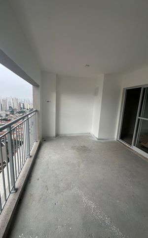 Apartamento à venda com 76m², 2 quartos e 1 vaga Apartamento à venda com 76m², 2 quartos e 1 vagaVaranda