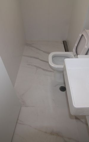 Apartamento à venda com 284m², 4 quartos e 5 vagasQuarto 2 - Banheiro