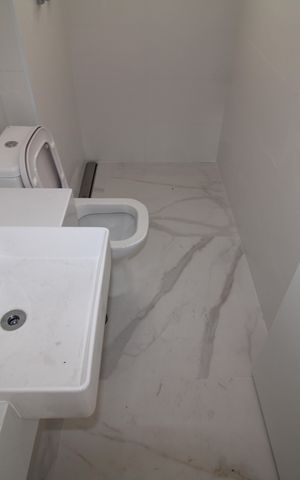 Apartamento à venda com 284m², 4 quartos e 5 vagasQuarto 4 - Banheiro