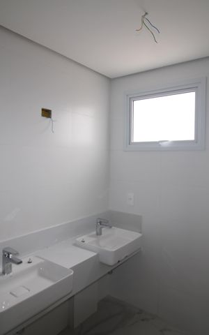 Apartamento à venda com 284m², 4 quartos e 5 vagasQuarto 1 - Banheiro