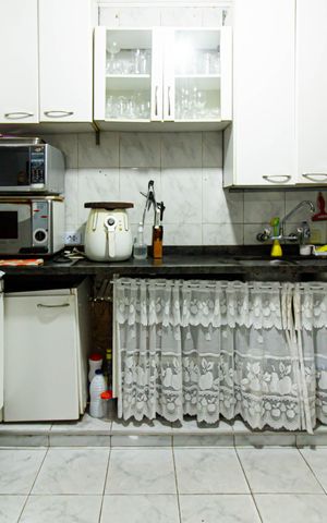 Casa à venda com 210m², 4 quartos e sem vaga Casa à venda com 210m², 4 quartos e sem vagaCozinha