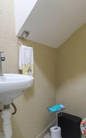 Casa de condomínio à venda com 53m², 2 quartos e 1 vaga Casa de condomínio à venda com 53m², 2 quartos e 1 vagaLavabo