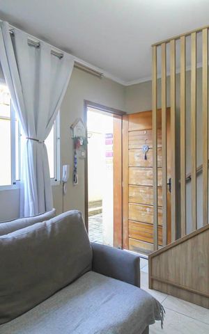 Casa de condomínio à venda com 53m², 2 quartos e 1 vaga Casa de condomínio à venda com 53m², 2 quartos e 1 vagaSala